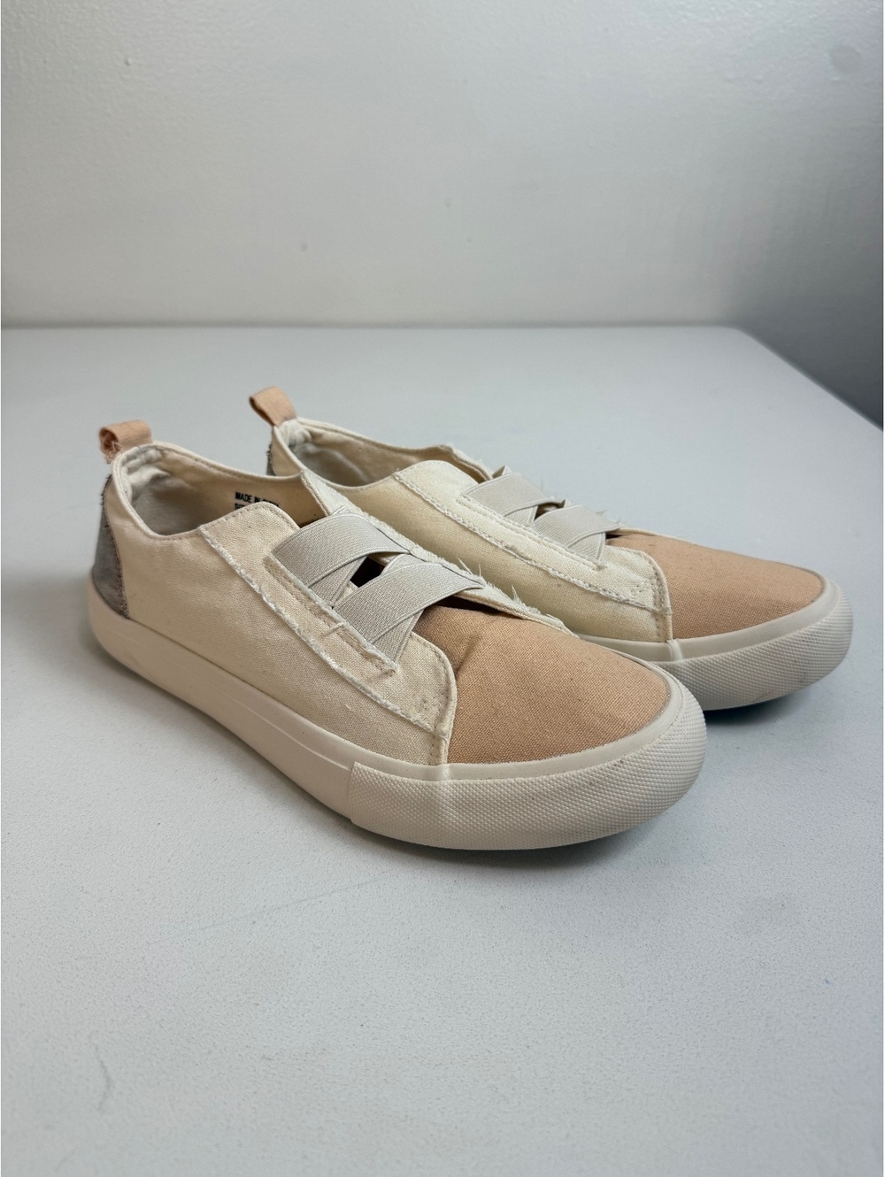 Serra Beige Canvas Slip On Sneakers Elastic Strap Size 9 Casual Shoes